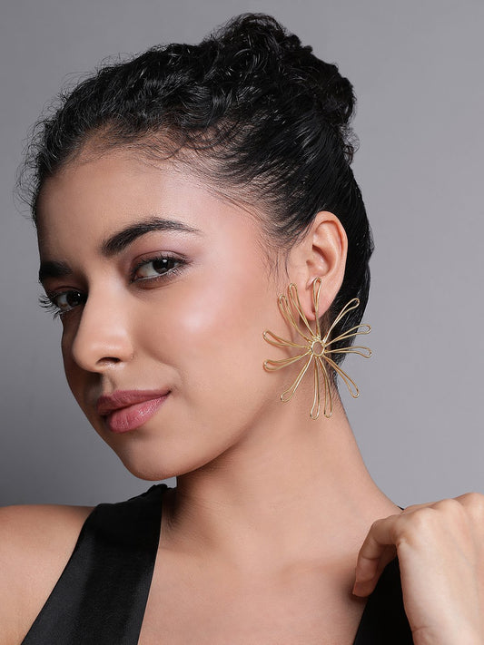 SUFIA STUDS EARRINGS jewellery in 24K gold plating | XAGO Luxe
