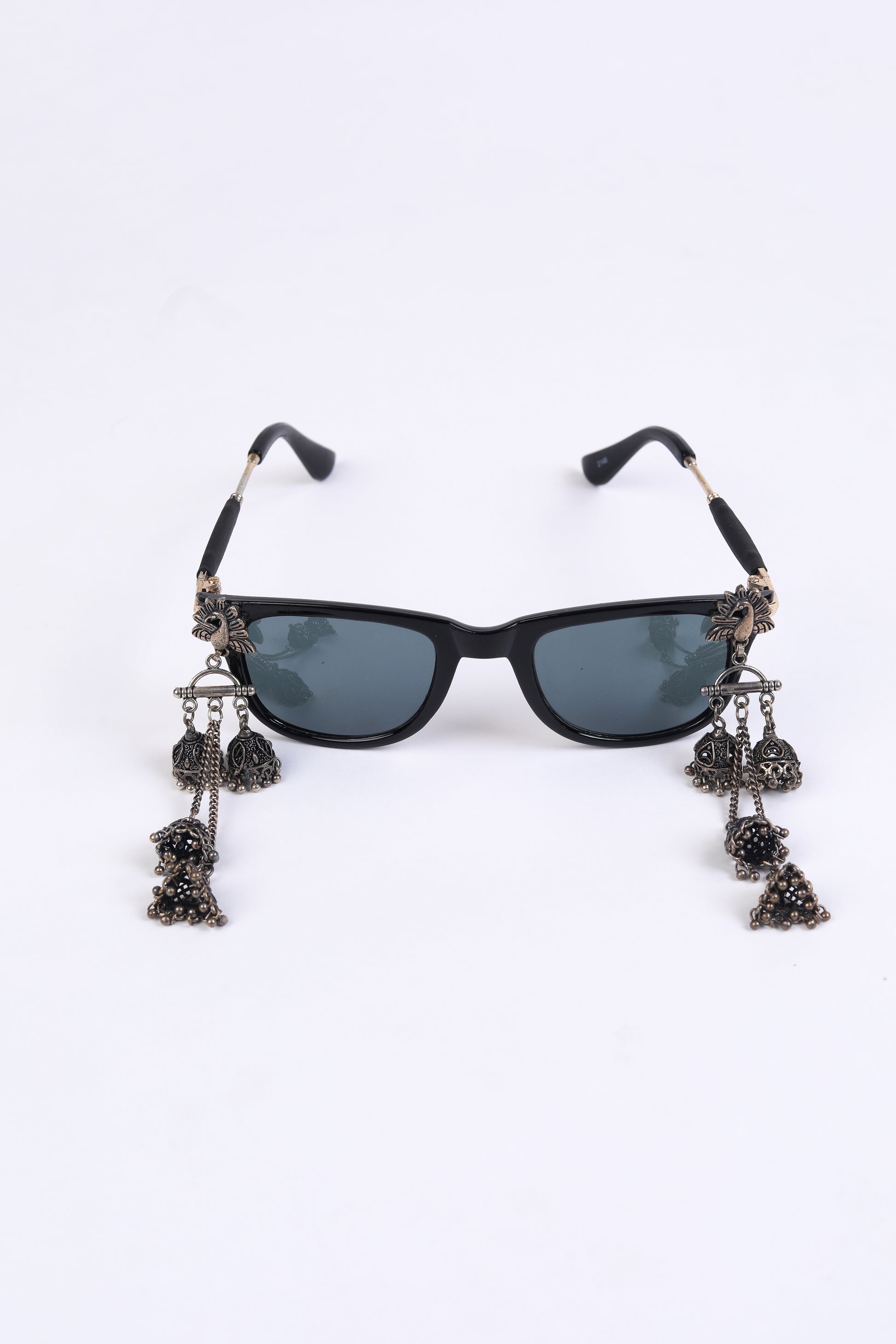 Oxi Sunglasse jewellery in 24K gold plating | XAGO Luxe