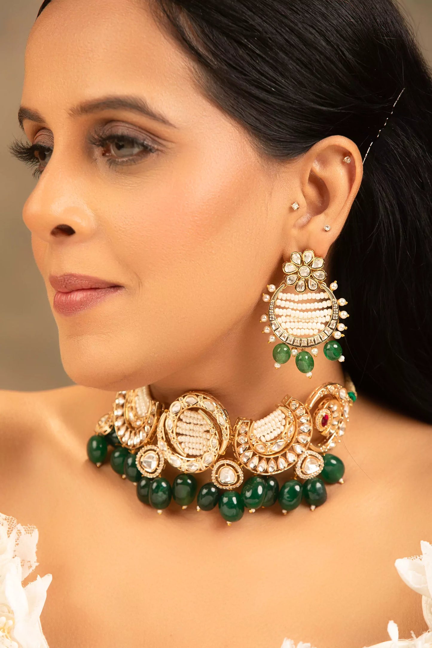 Sangani Gold Green and White Chokar Necklace Set