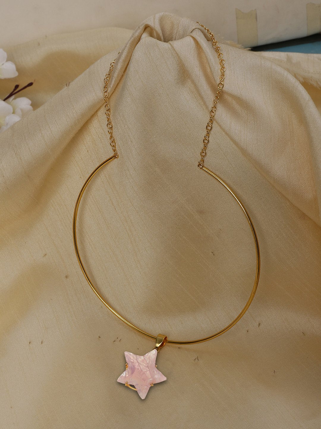 LE ALARA GOLD PLATED PINK STAR SHAPE PENDANT AND CHAIN jewellery in 24K gold plating | XAGO Luxe