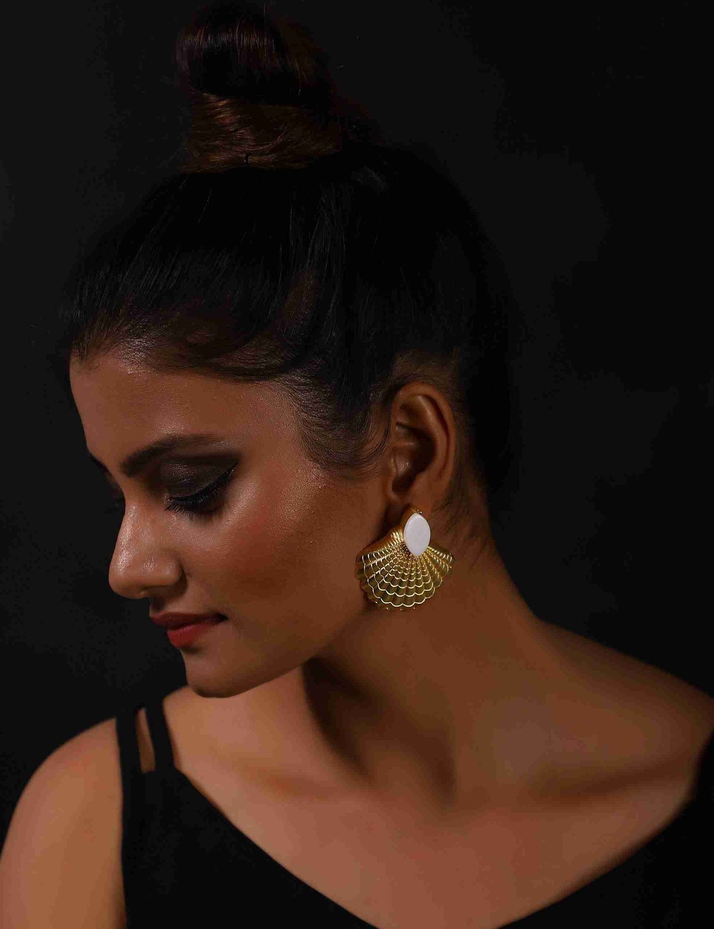 RAKUL SEA SHELL MOP STUDS jewellery in 24K gold plating | XAGO Luxe