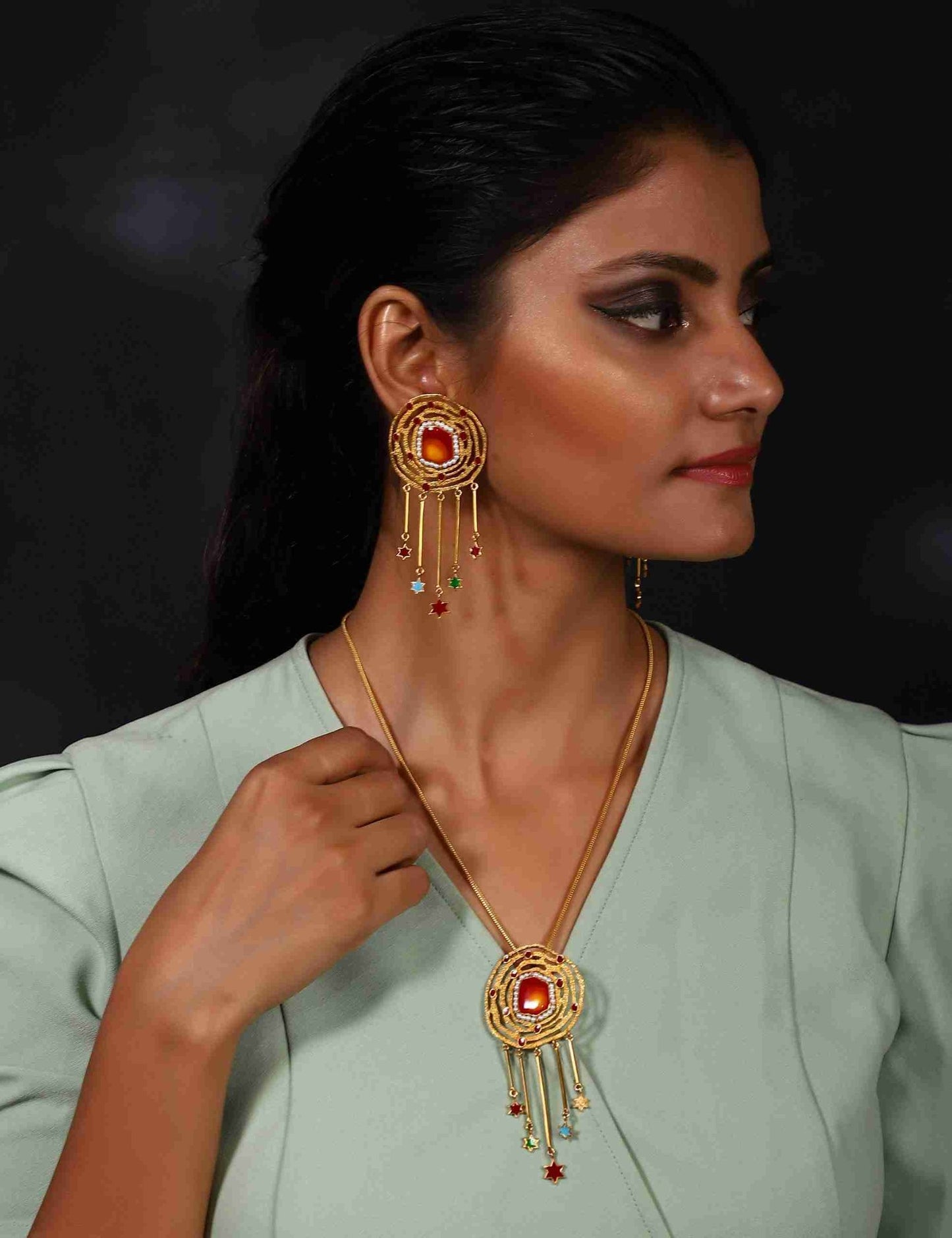 MANYA RED ENAMEL STUDDED GOLD TONED PENDANT jewellery in 24K gold plating | XAGO Luxe