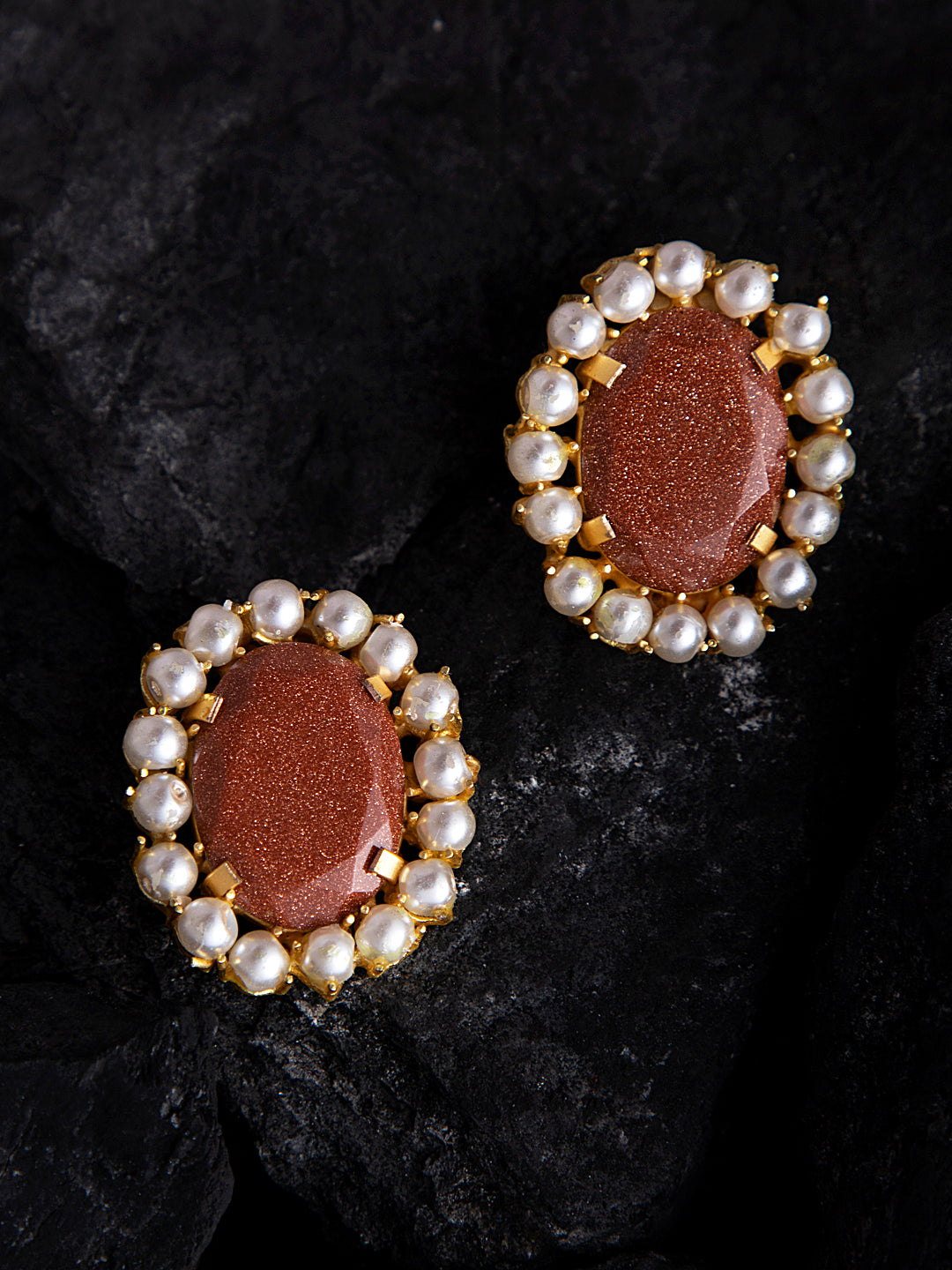 UNIDA SUNSTONE AND PEARL STUDS jewellery in 24K gold plating | XAGO Luxe
