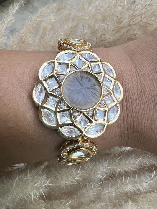 LE REINA GOLD PLATED AND WHITE KUNDAN BRACELET jewellery in 24K gold plating | XAGO Luxe