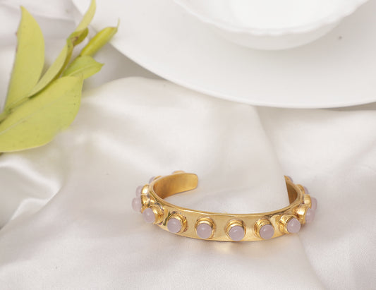 LE CAMILA PINK QUARTZ HANDCUFF jewellery in 24K gold plating | XAGO Luxe