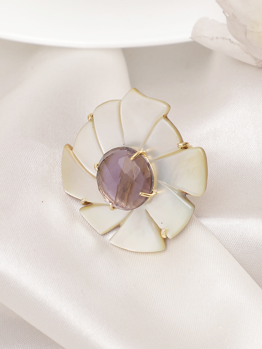 ODESSA MOTHER OF PEARL & AMETHYST RING jewellery in 24K gold plating | XAGO Luxe