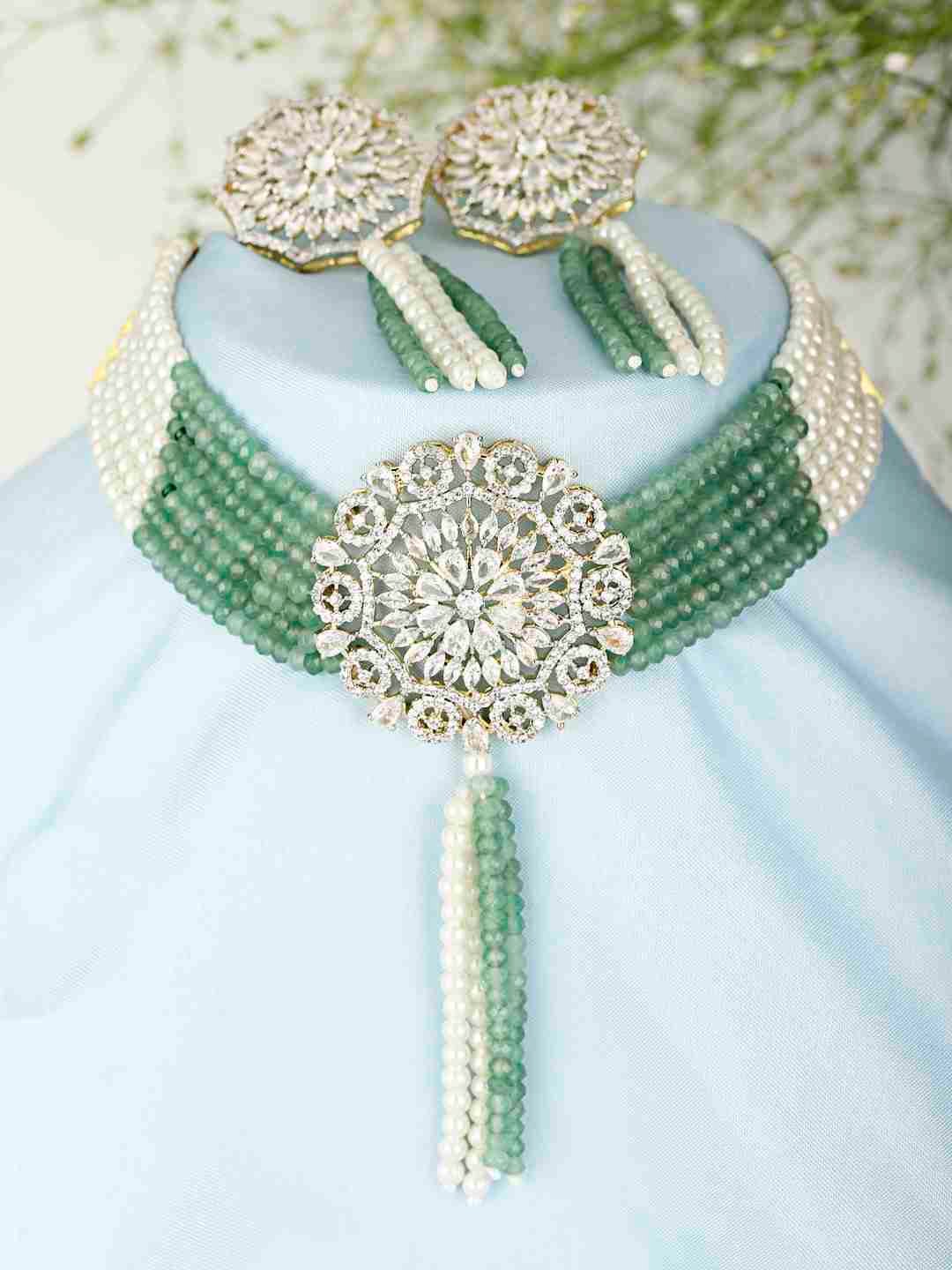 EKANTA GREEN AND WHITE PEARLS KUNDAN NECKLACE SET jewellery in 24K gold plating | XAGO Luxe