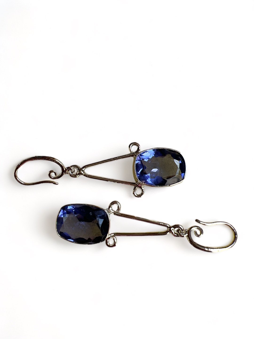 LE MATEO SILVER TONED PURPLE TEARDROP SHAPED DROP EARRING