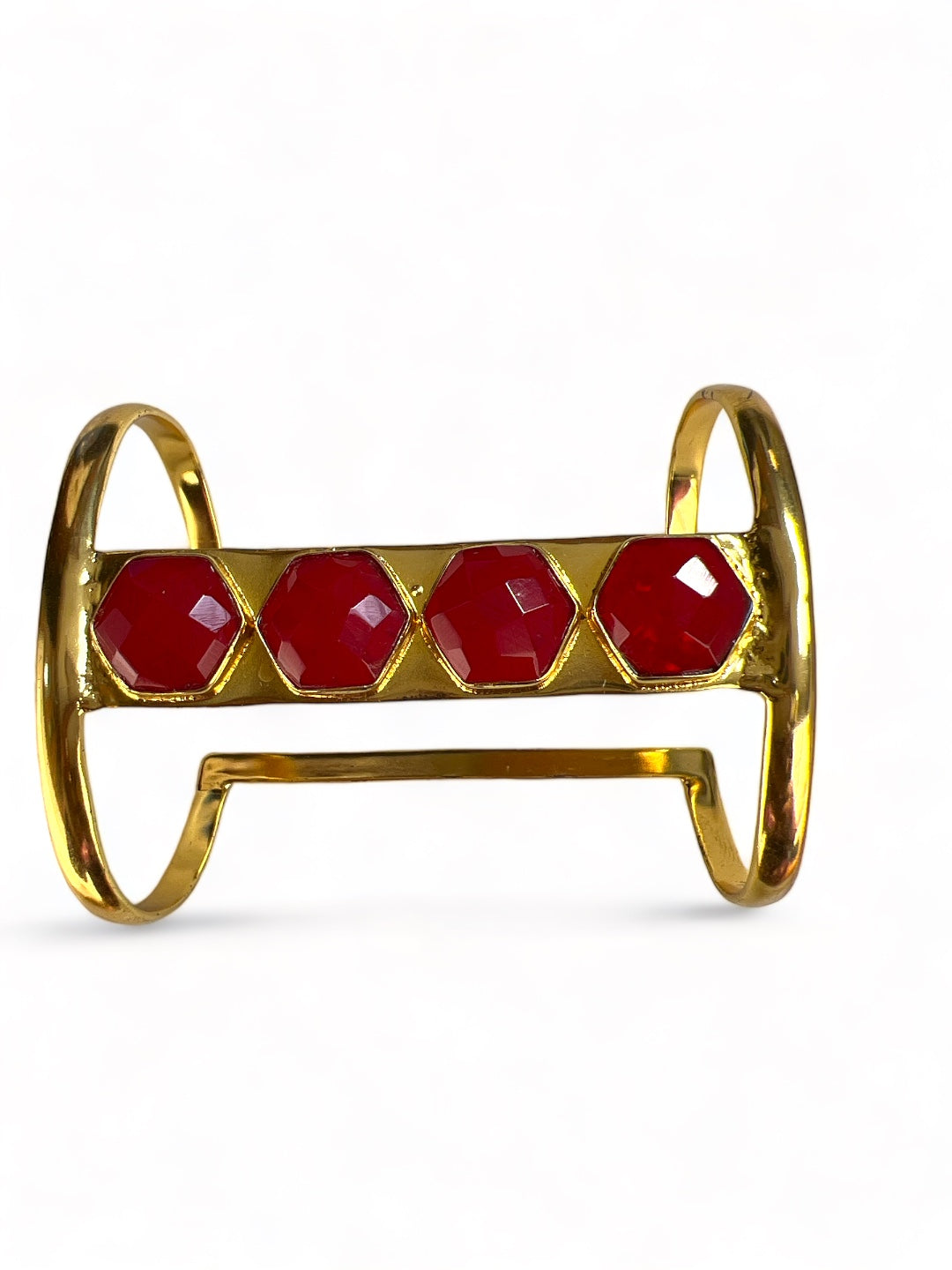 ONEAT GOLD TONED BRACELET WITH RED ONYX STONE jewellery in 24K gold plating | XAGO Luxe