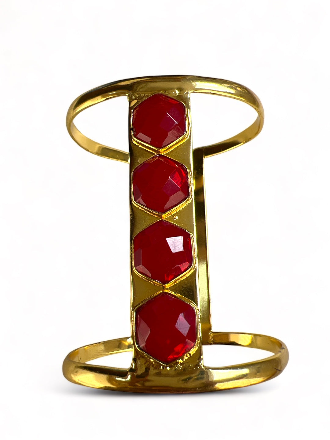 ONEAT GOLD TONED BRACELET WITH RED ONYX STONE jewellery in 24K gold plating | XAGO Luxe
