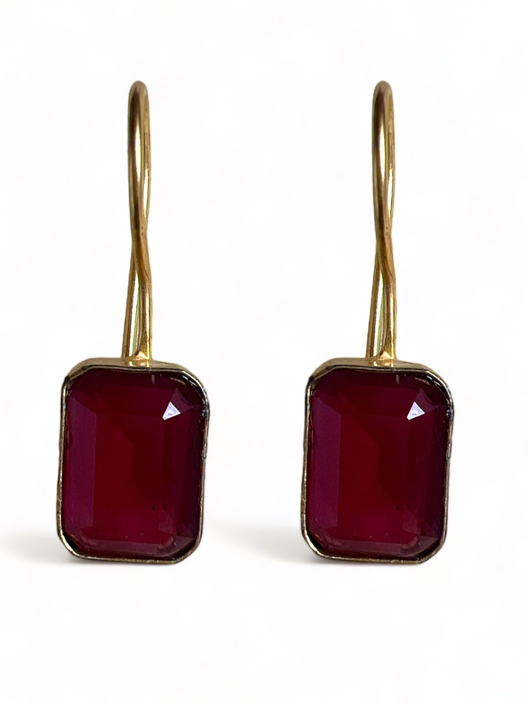 GOLD PLATED PINK SQUARE SHAPED STUD EARRING jewellery in 24K gold plating | XAGO Luxe