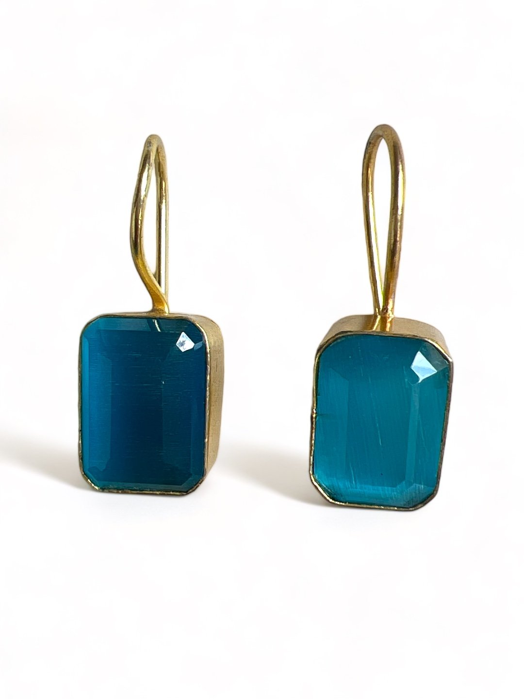 LE ISABELLA GOLD PLATED BLUE SQUARE STUD EARRING