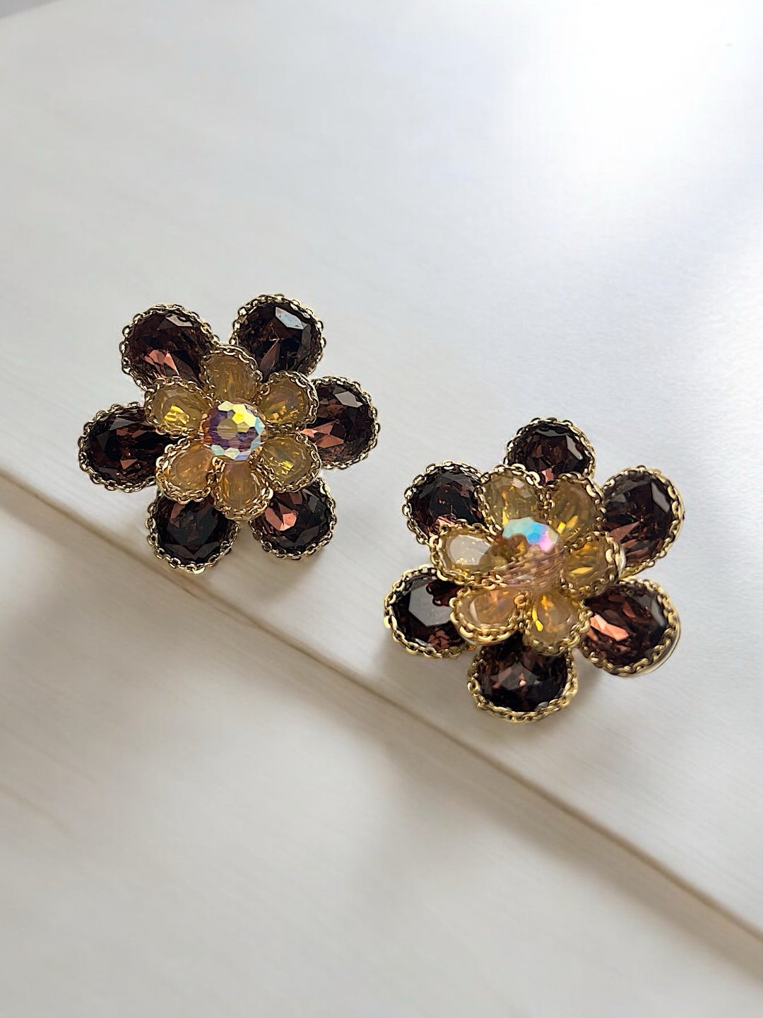 LE ARACELY PURPLE AND GOLD, FLORAL SHAPE STUDS EARRINGS