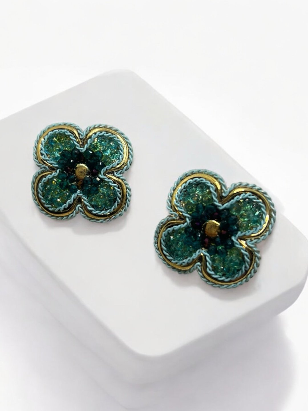 LE ISABEL GREEN FLORAL SHAPE STUDS EARRINGS jewellery in 24K gold plating | XAGO Luxe