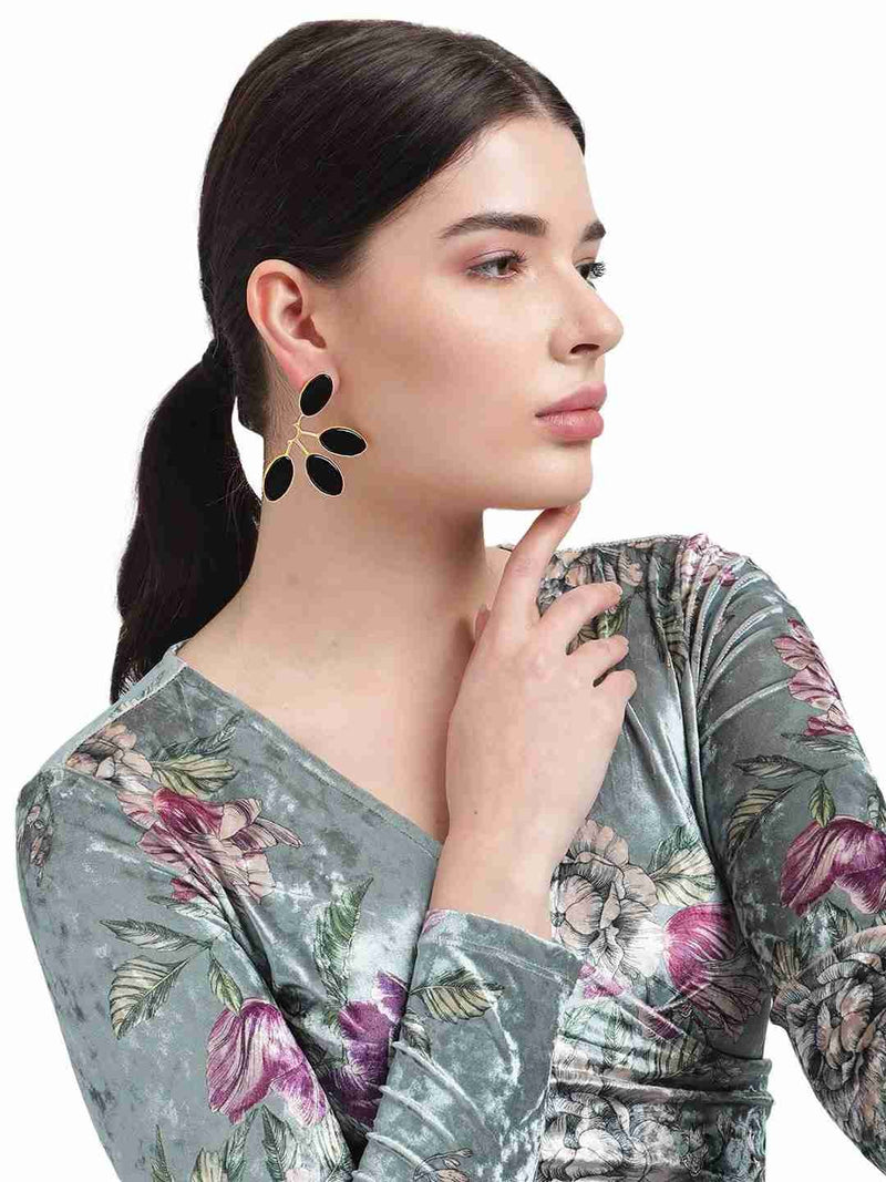 ELENA BLACK ONYX STUDS jewellery in 24K gold plating | XAGO Luxe
