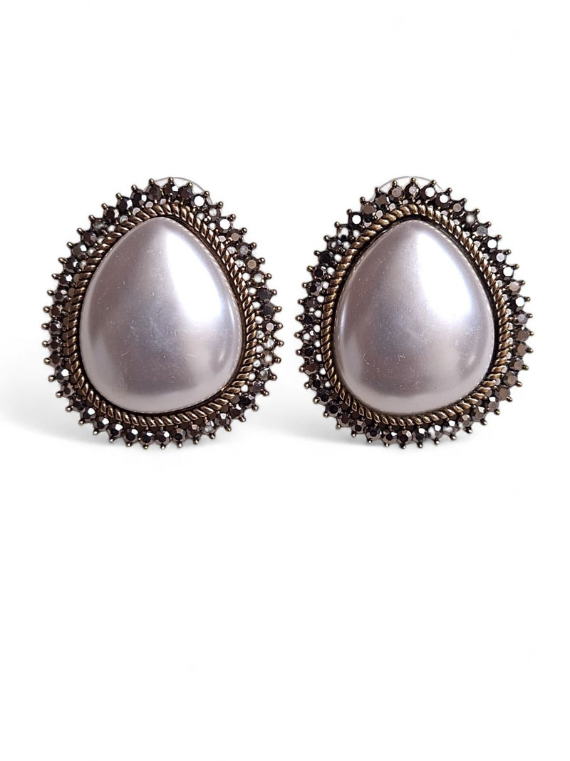 LE EVA SILVER PLATED CONTEMPORARY SHAPED STUD EARRINGS jewellery in 24K gold plating | XAGO Luxe