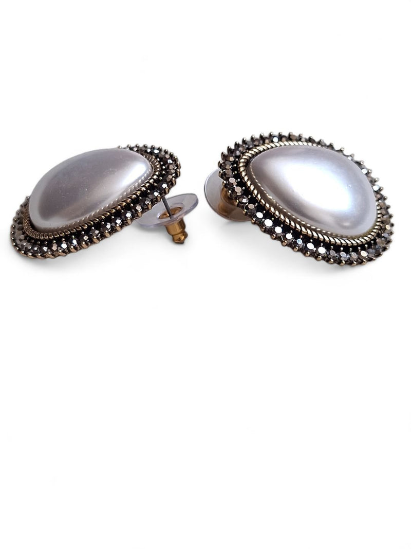 LE EVA SILVER PLATED CONTEMPORARY SHAPED STUD EARRINGS jewellery in 24K gold plating | XAGO Luxe