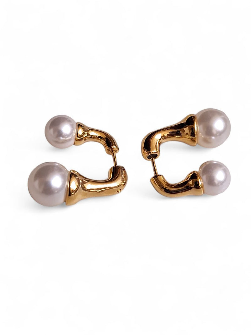 LE PALOMA GOLD PEARL STUDDED, COMTEMPORARY SHAPE STUD EARRINGS jewellery in 24K gold plating | XAGO Luxe