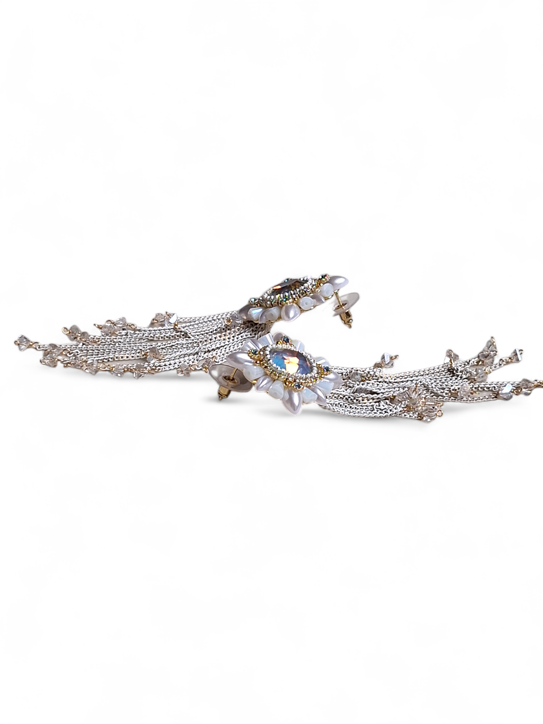 LE BARBARA WHITE CONTEMPORARY SHAPE DROP EARRINGS