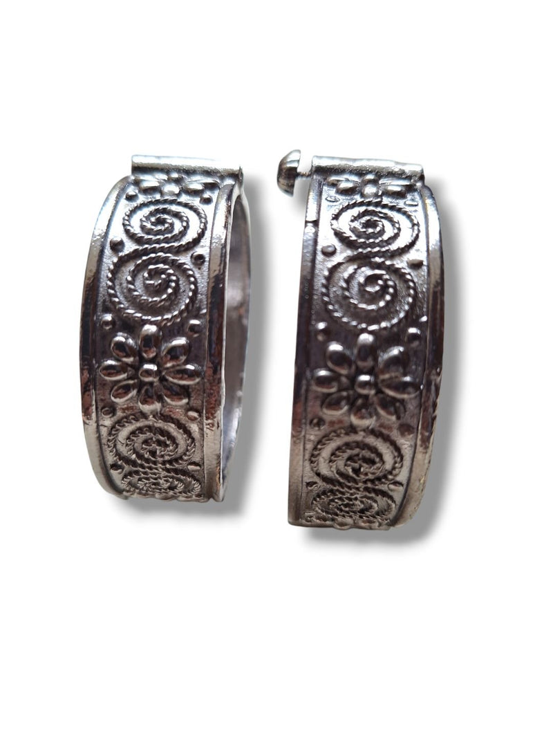 LE BERYL SAT OF 2 SILVER PLATED CUFF BRACELET jewellery in 24K gold plating | XAGO Luxe