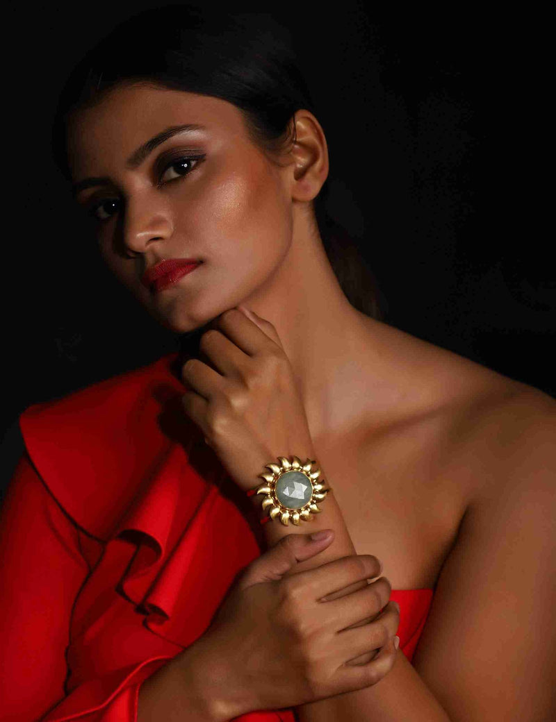 GOLD TONED SUN BRACELET jewellery in 24K gold plating | XAGO Luxe