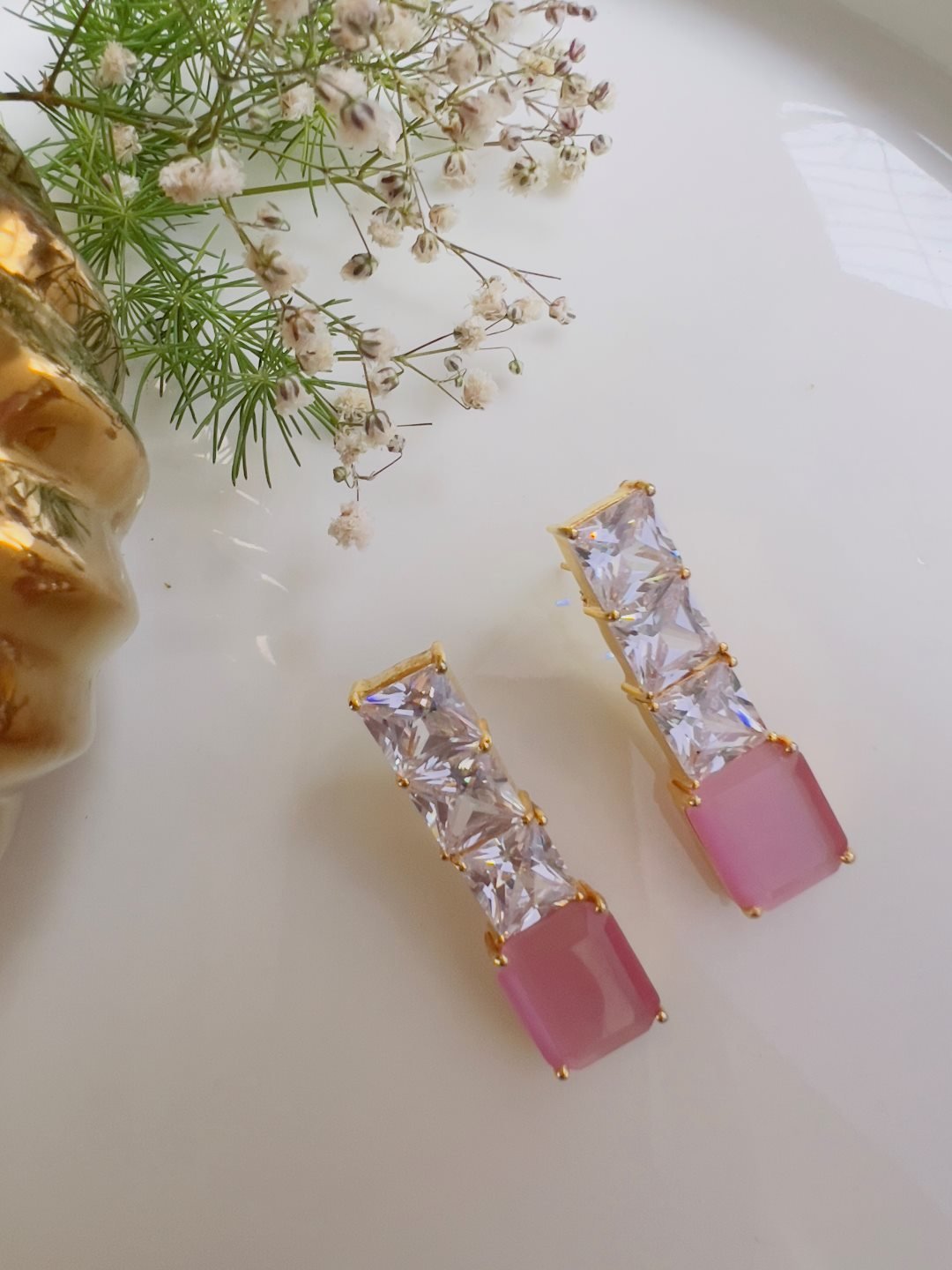 LE DULCE GOLD TONED PINK AND WHITE CONTEMPORARY SHAPED DROP EARRINGS