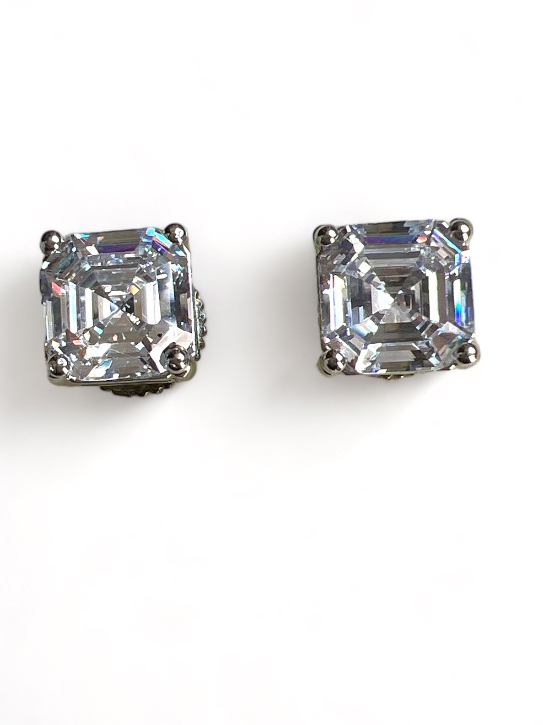 LE MARTIN SILVER PLATED WHITE SQUARE SHAPED STUD EARRINGS