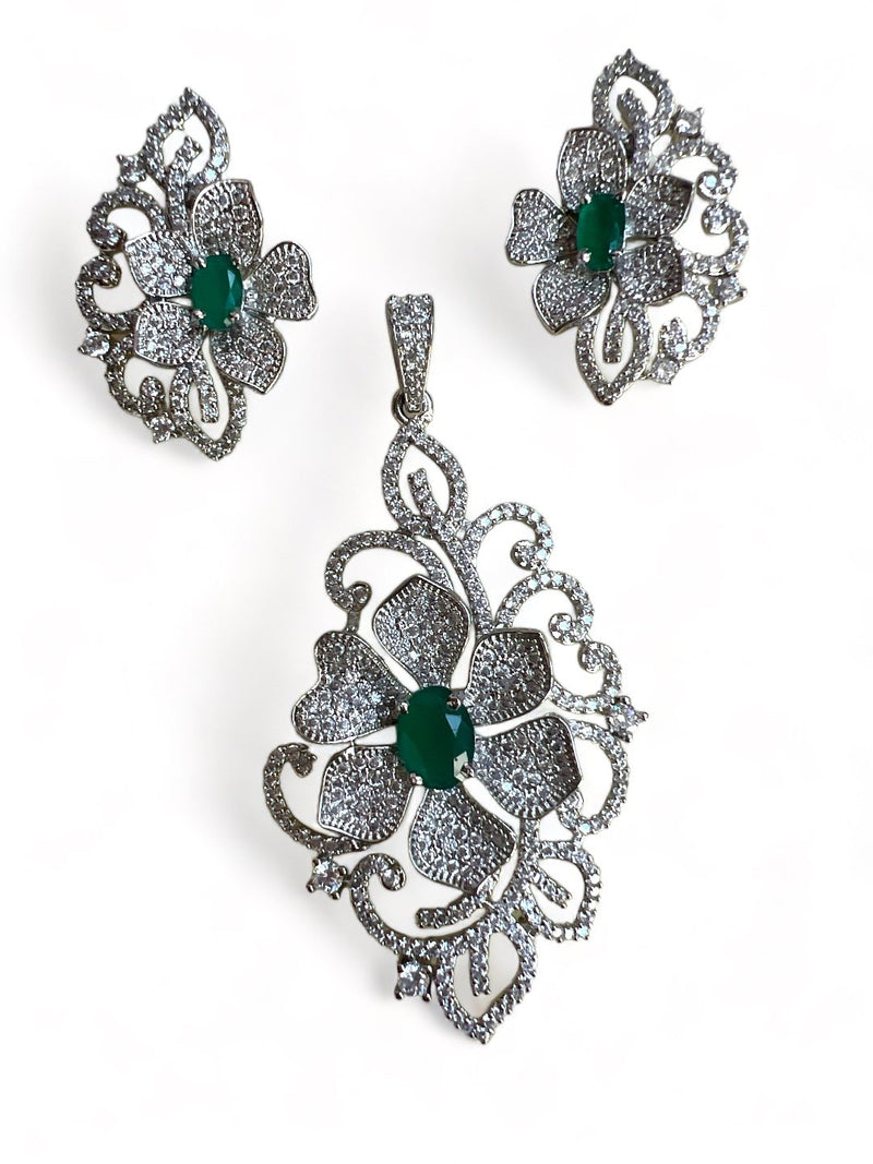 LE AMOR SILVER-PLATED & GREEN AD-STUDDED jewellery in 24K gold plating | XAGO Luxe