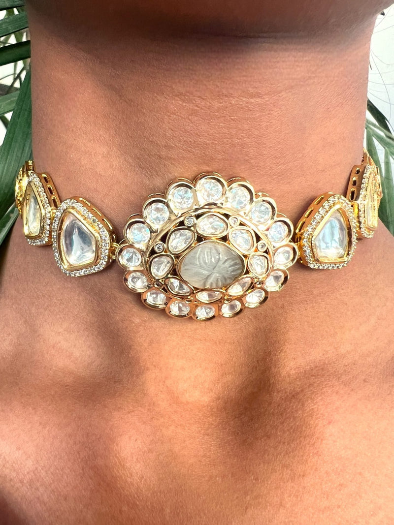 LE HANA GOLD AND WHITE KUNDAN NECKLACE jewellery in 24K gold plating | XAGO Luxe