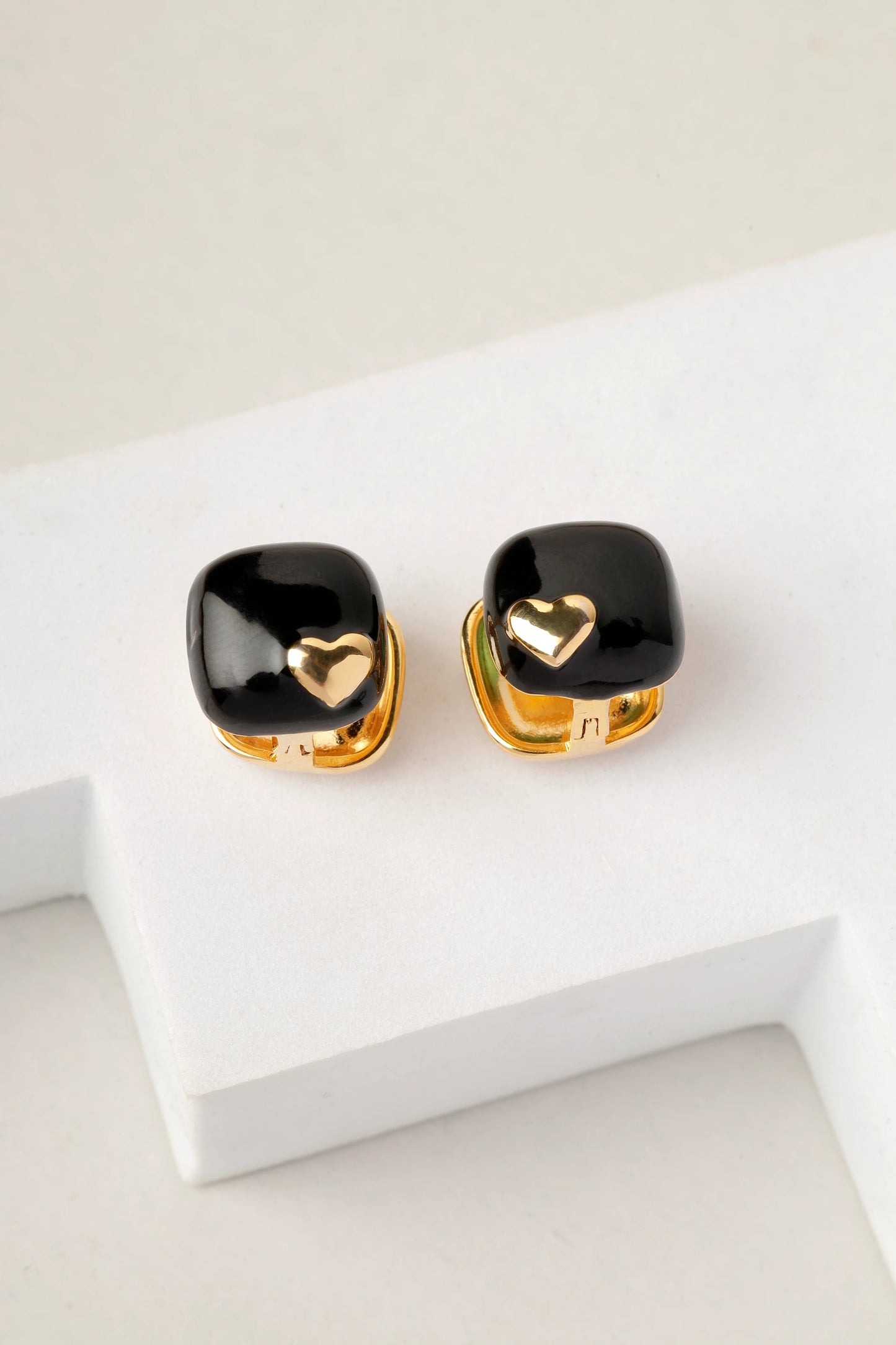 Noir Heart Enamel Stud Earrings in Black & Gold