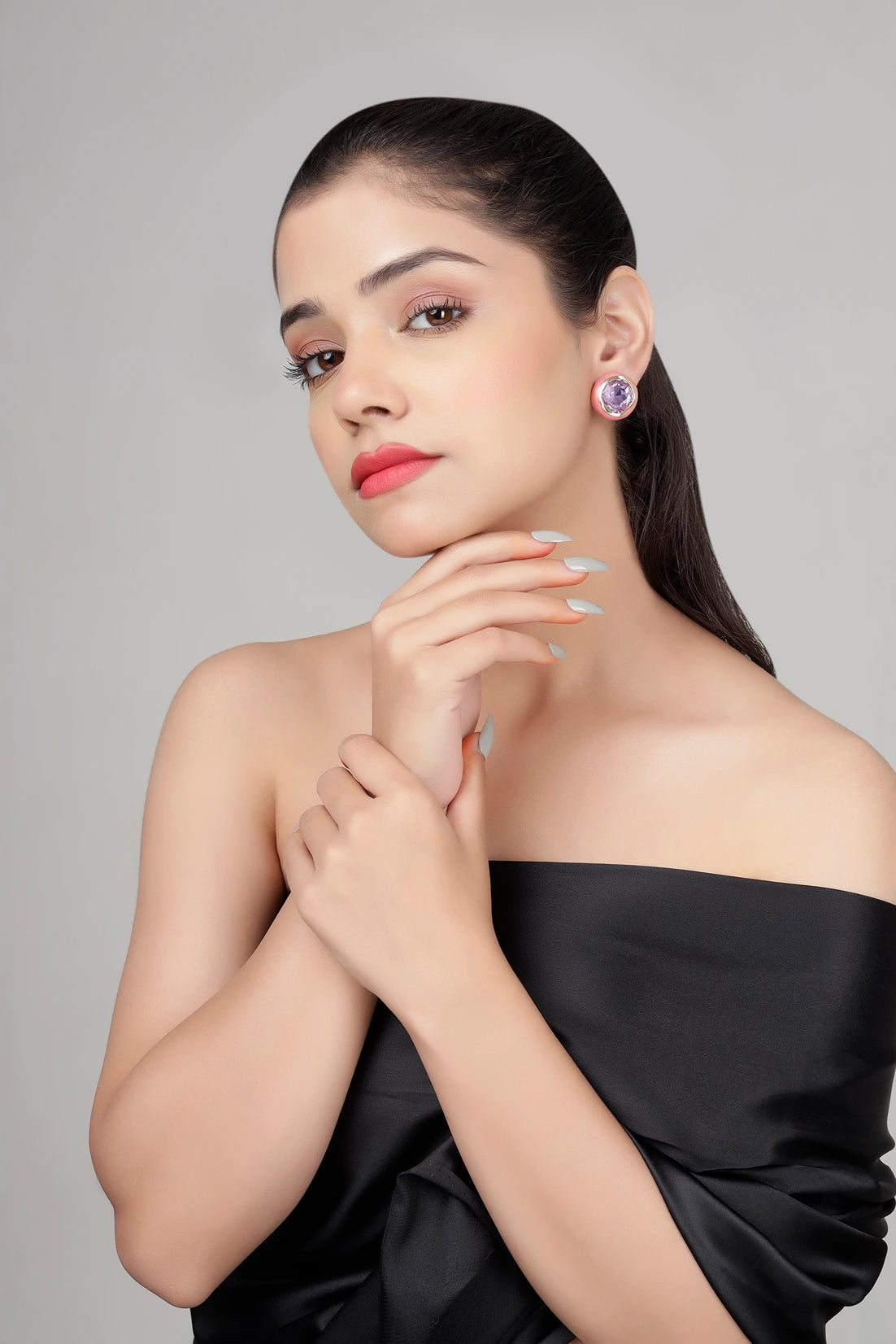 Side view of Rosé Amethyst stud earrings with lavender crystal