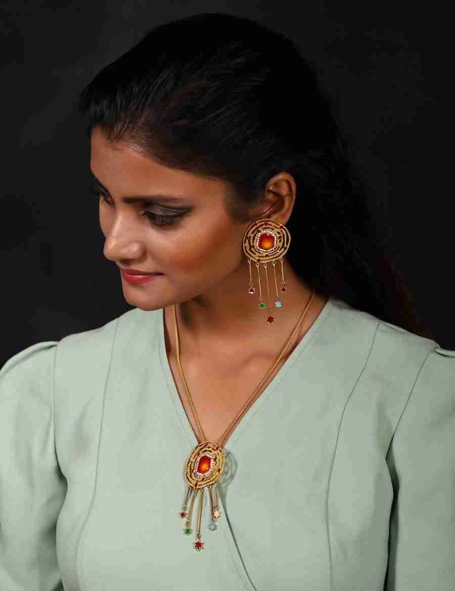 MANYA RED ENAMEL STUDDED GOLD TONED PENDANT - Image 4