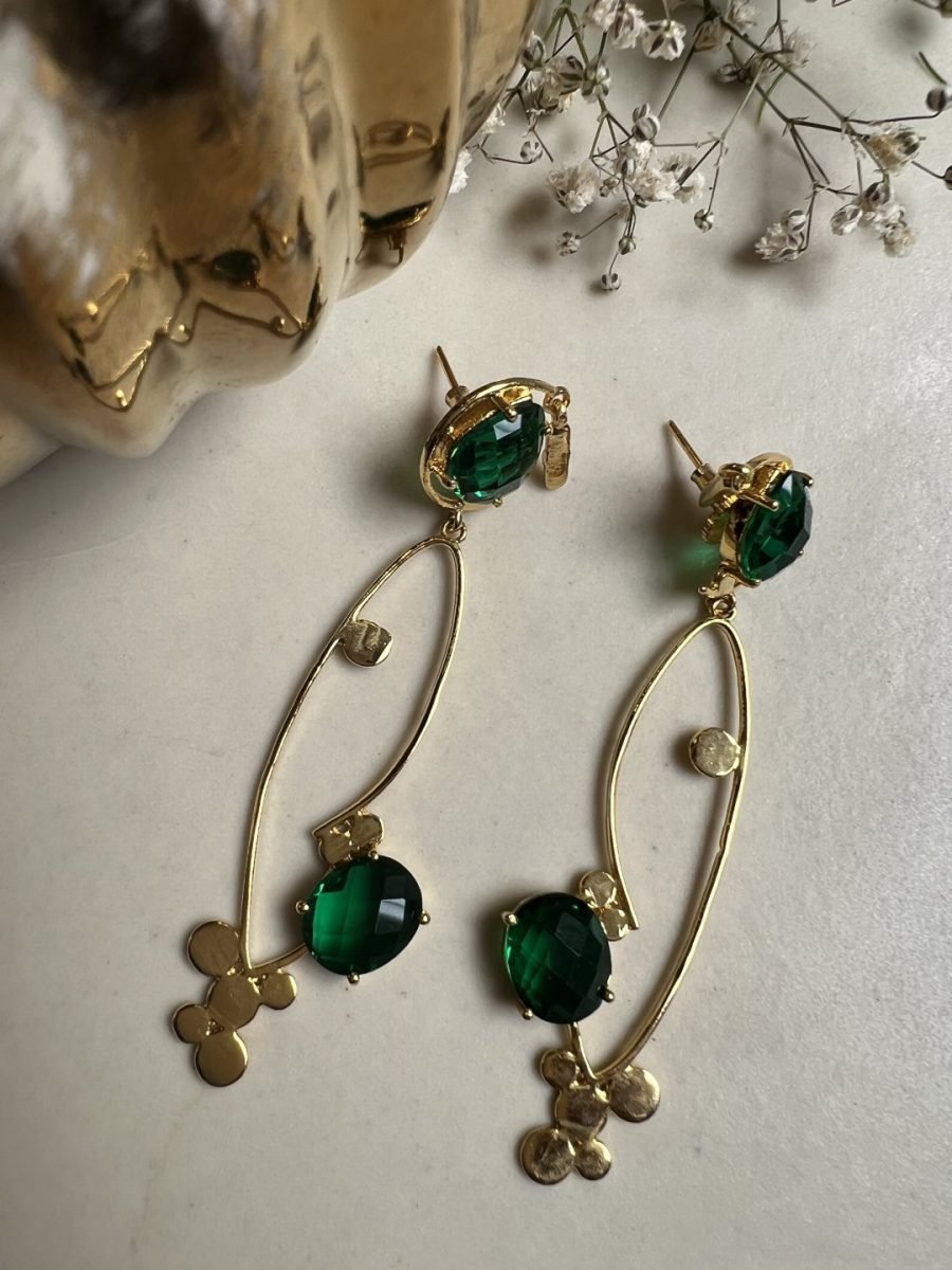 GOLD TONED GREEN TEARDROP SHAPED DROP EARRINGS