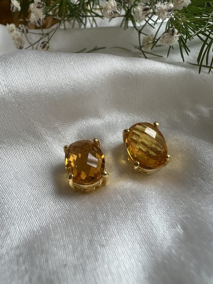 GOLD TONED ORANGE CURCULAR SHAPED STUD EARRING