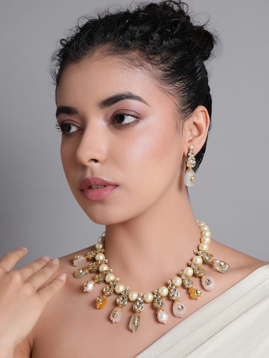 LE ORLI MULTI QUARTZ & KUNDAN NECKLACE