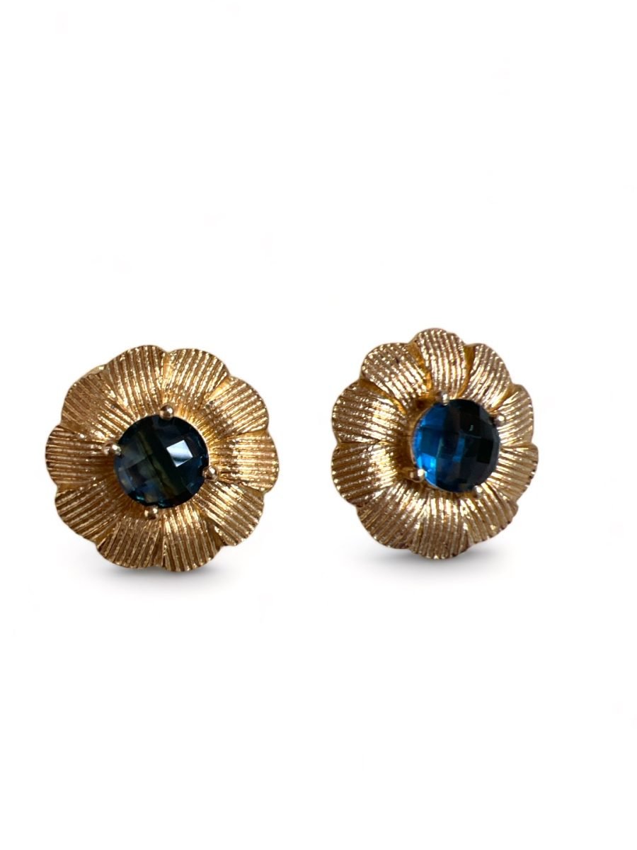 GOLD TONED BLUE FLORAL SHAPED STUD EARRING - Image 3