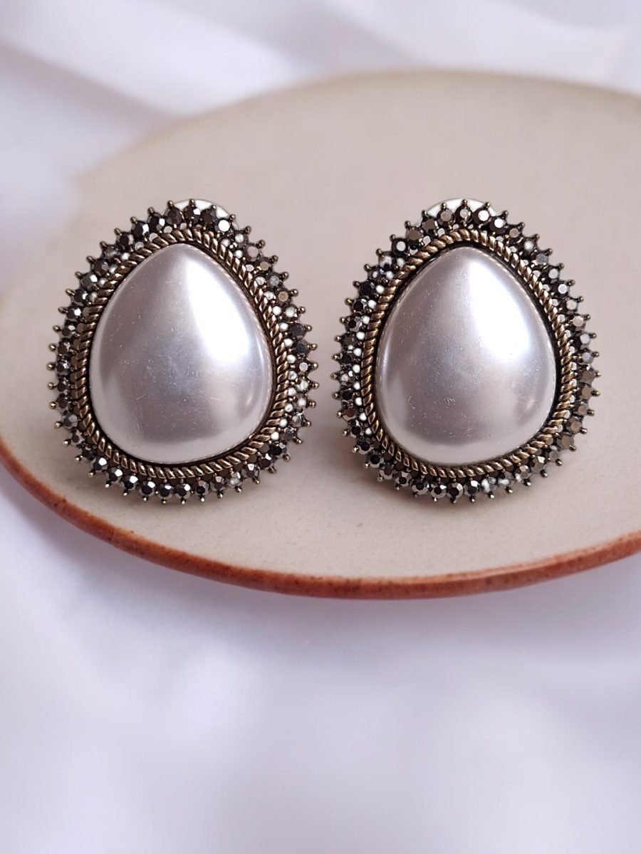 LE EVA SILVER PLATED CONTEMPORARY SHAPED STUD EARRINGS