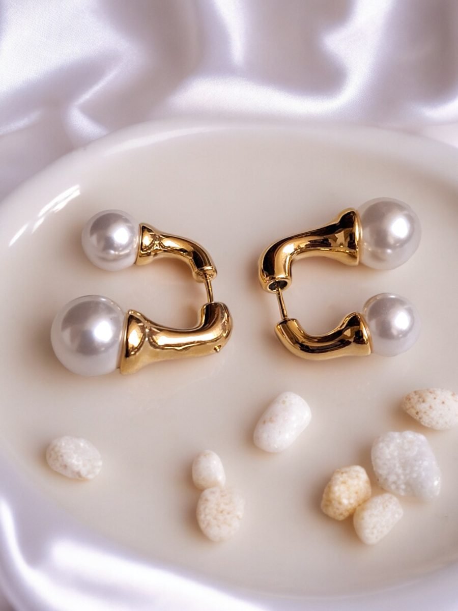 LE PALOMA GOLD PEARL STUDDED, COMTEMPORARY SHAPE STUD EARRINGS