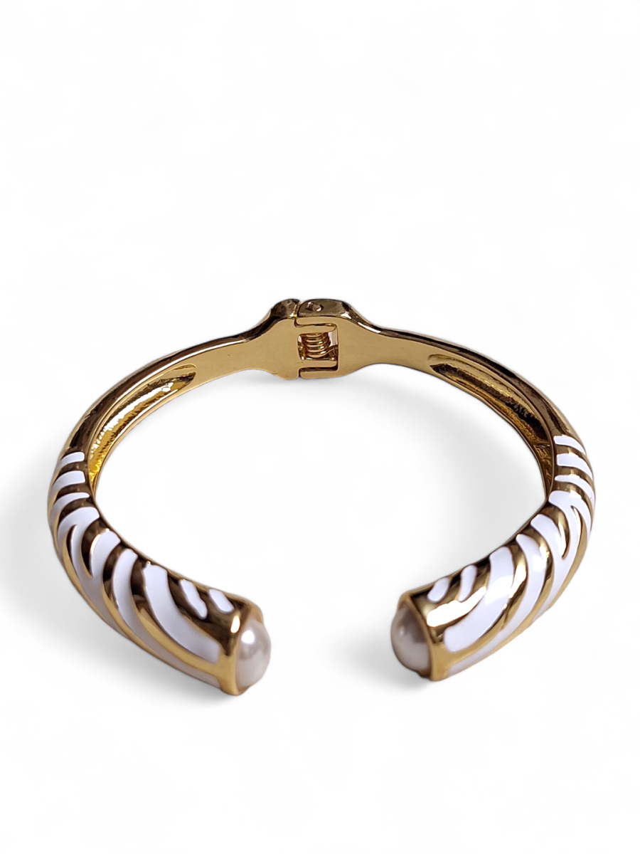 LE JULIA GOLD PLATED CUFF BRACELET - Image 3