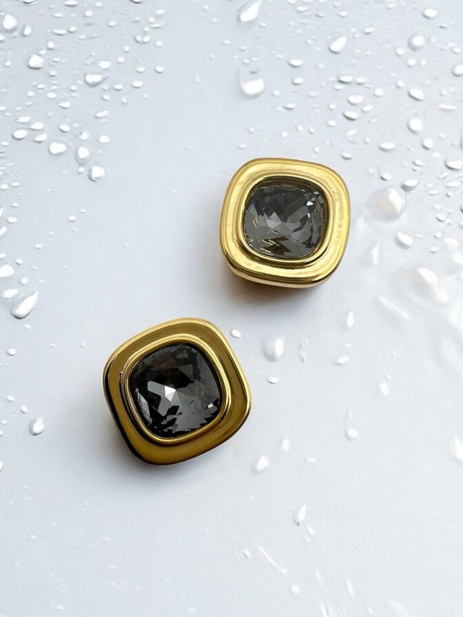 LE VELERIA GREY CONTEMPORARY SHAPE STUDS EARRINGS