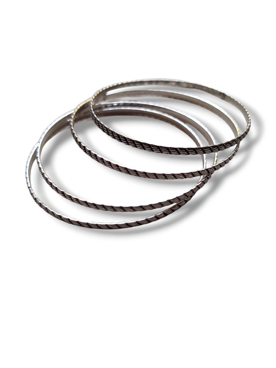 LE APEKSHA SET OF 4 SILVER PLATED OXIDIZED BANGLES - Image 2