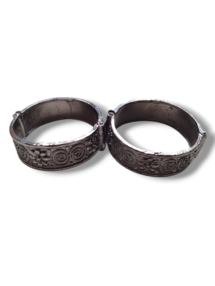 LE BERYL SAT OF 2 SILVER PLATED CUFF BRACELET - Image 3