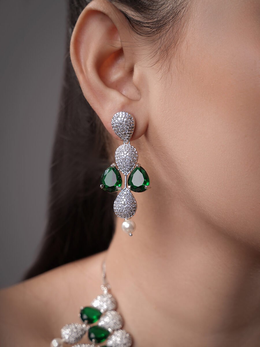 LE KAIVALYA GREEN RHODIUM-PLATED AD-STUDDED NECKLACE AND EARRINGS - Image 3