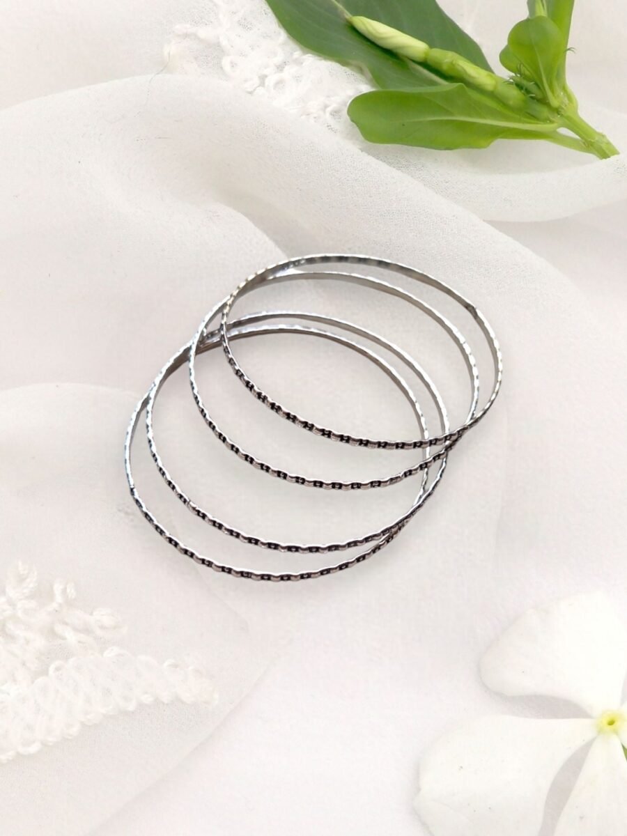 LE ASMI SET OF 4 SILVER PLATED OXIDIZED BANGLES - Image 2